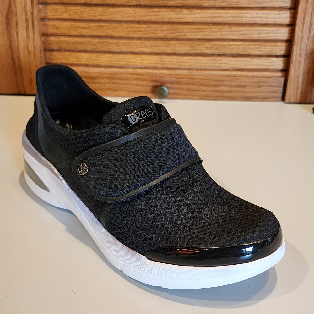 BZEES Roxy Black Size 6 Women's Casual Walking Shoes